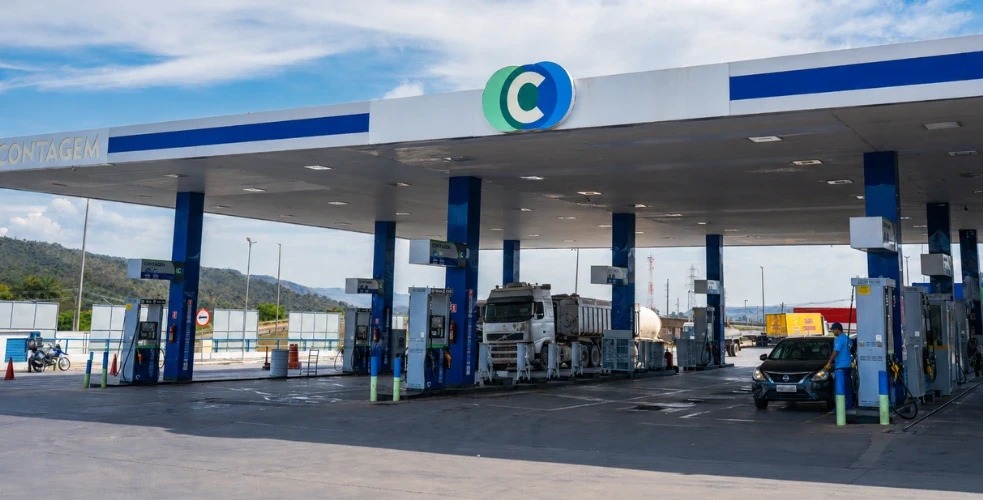 Gasolina aditivada ou comum: quando vale a pena?